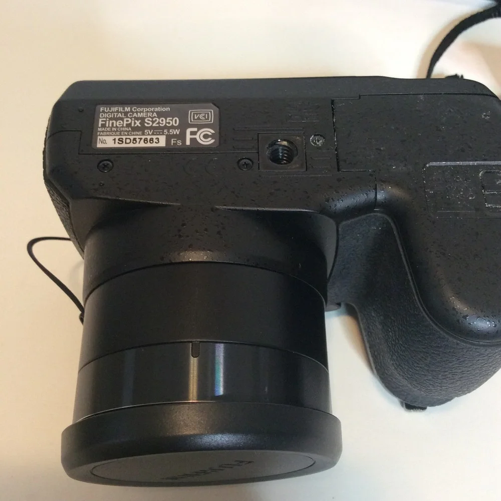 Fuji film FinePix S2950 Digital Camera